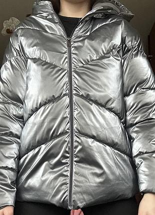 Курточка сірого кольору