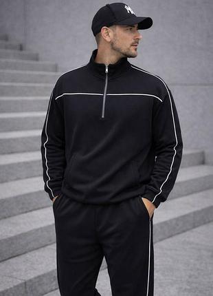 Мужской спортивный костюм