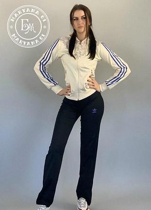 Спортивний костюм adidas з капюшоном