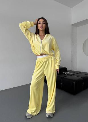 Женский велюровый костюм