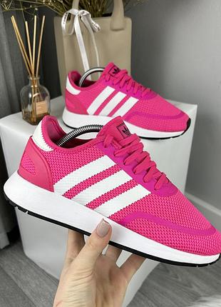 Жіночі оригінальні кросівки adidas originals