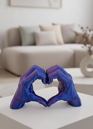 Декоративна статуетка "серце з рук"