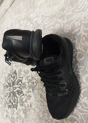 Кросівки чоловічі 2