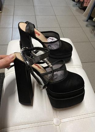 Босоніжки нові розпродаж 🔥🔥🔥одна пара розмір 37