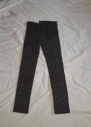 Джинсы скинни. с принтом звезд. размер 10 лет