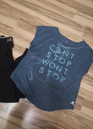 Спортивна футболка