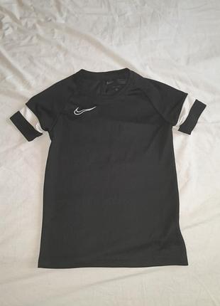 Футболка спортивна nike.  розмір