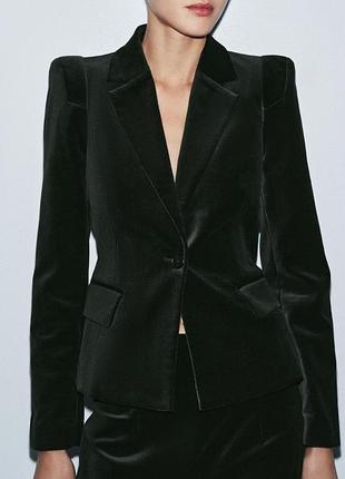Приталений блейзер з  оксамиту zara кеолекція zw