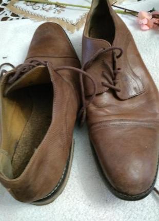Туфлі шкіряні.