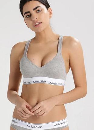 Calvin klein бюстгальтер топ бра серого цвета