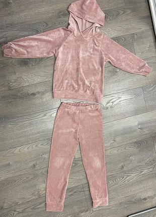 Костюм велюровий