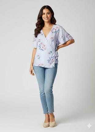 Нежная женская блуза на запах с цветочным принтом elodie
