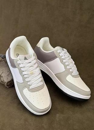 Чоловічі кросівки