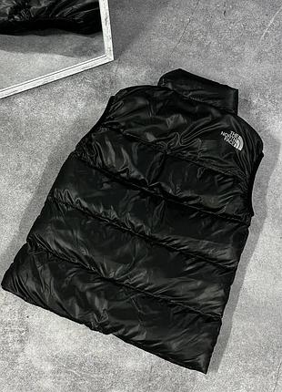 Глянцевый жилет the north face