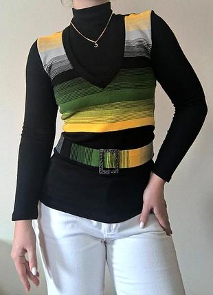 Эффектная кофта с имитацией жилетки и поясом