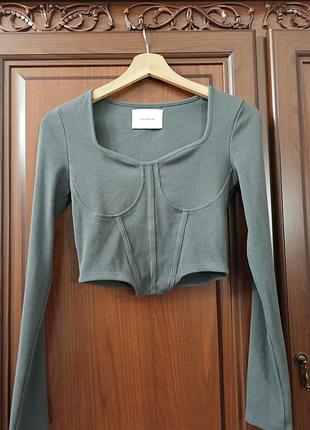 Топ s roger and raw серый