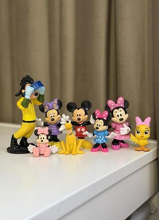 Іграшкові фігурки міккі та мінні маус від disney.