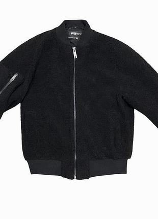 Чорний бомбер на блискавці