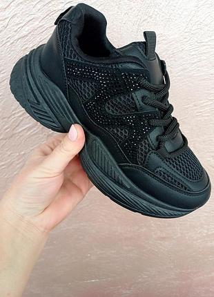 Кроссовки женские черные очень эффектная моделька