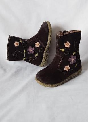 Гарні натуральні утеплені оздоблені чобітки на дівчинку