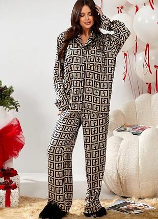 Шовковий костюм