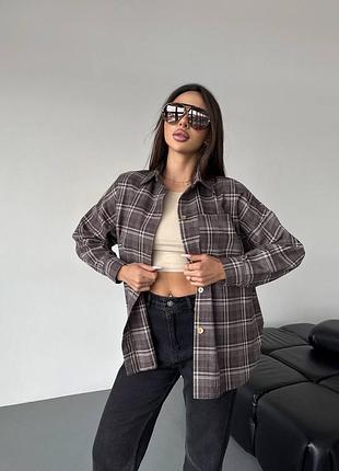 Жіноча сорочка в клітинку