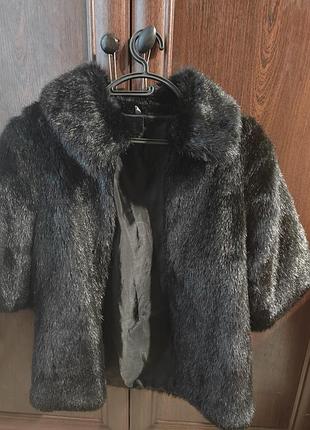 Шубка короткая красивая