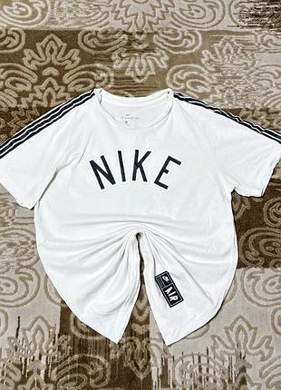 Футболка nike big logo