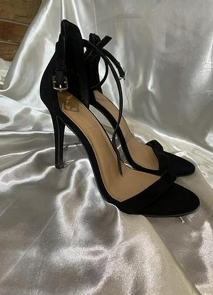 Босоніжки на шпильці papaya