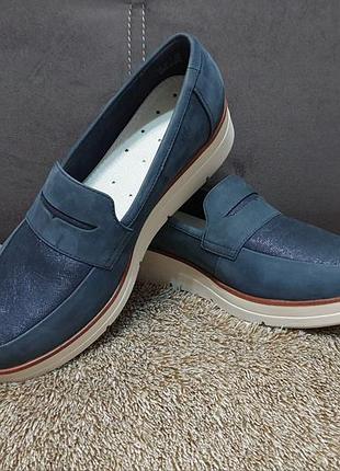 Качественные кожаные женские лоферы от американского бренда clarks