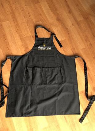 Из франции: фартук, куплен на винодельне 🇫🇷 mauton cadet; эксклюзив! чёрная классика! унисекс. удобные шлейки, карманы! цена снижена!