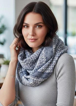 Стильный женский шарф, снуд