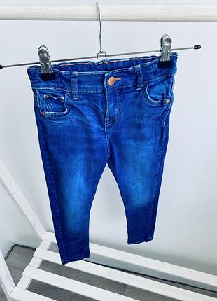 F&f дитячі вузькі джинси на 5-6 років синього кольору