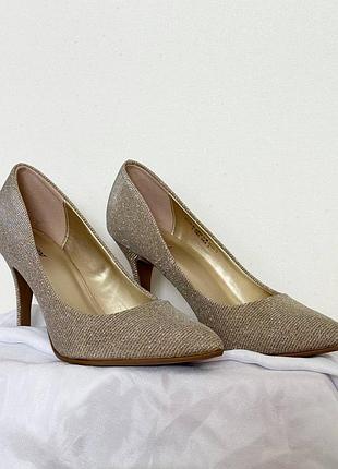 Золотисті блискучі туфлі на кабулку 9 см graceland