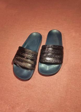 Тапочки сланцы adidas adilette