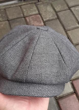 Нова мужская кепка марки marks & spencer l-xl.58-61.cерая.восьмиклинка.