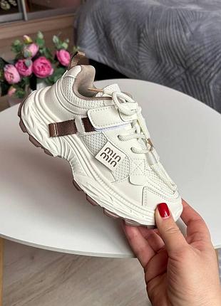 Кросівки під бренд білі