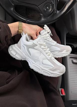 Молочні кросівки р 36-41