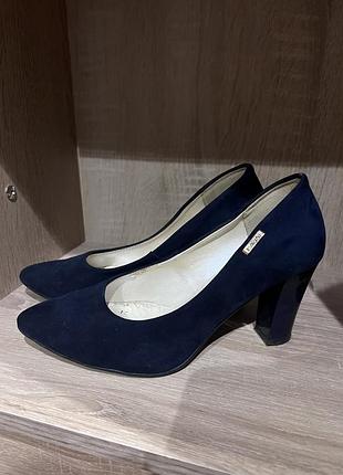 Продам туфлі замшеві сині