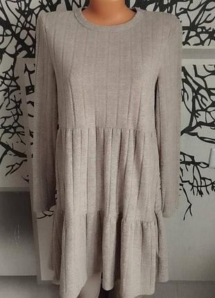 Жіноче коротке плаття