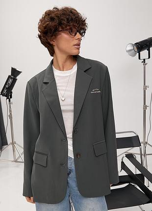 Класичний прямий піджак з написами
