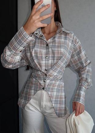 Жіноча сорочка з завʼязками на спині