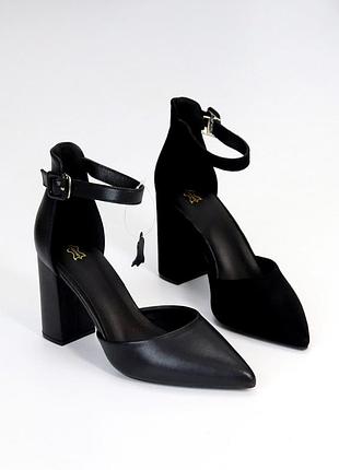 Натуральні шкіряні та замшеві чорні відкриті туфлі з гострим носом на підборах