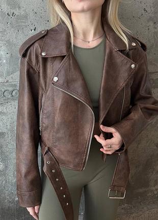 Жіноча укорочена косуха