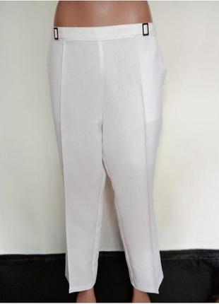 Брюки класичні 
білий колір
