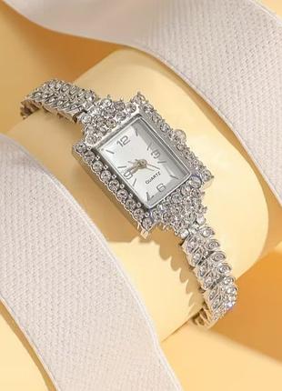 Женские часы