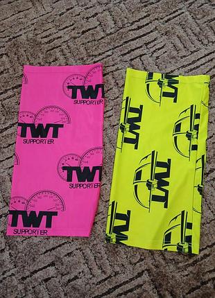 Многофункциональные спортивные повязки (баффы), принадлежащие к бренду tally weijl. 
 можно носить как бандану, повязку на голову или защитную маску.