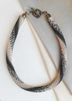 Украшение из бисера колье-джгут "велюр"