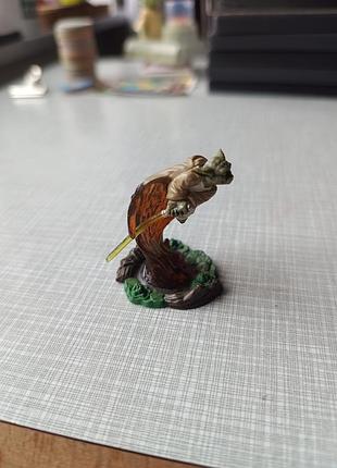 Коллекционная фигурка мастера йоды от hasbro 2005 год