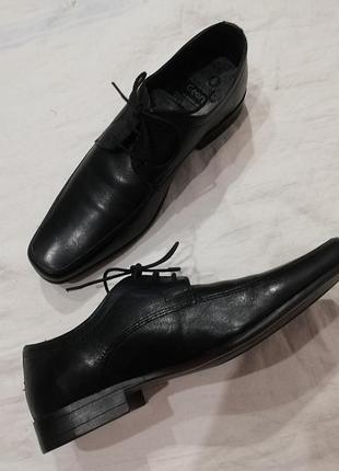 Кожаные туфли 39 г.